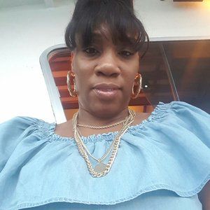 Meet your Posher, Yolanda